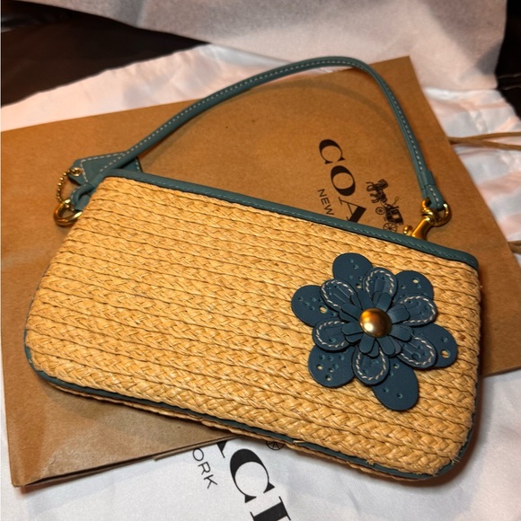 New Vintage Coach Straw Wristlet with Teal Leather Trim & Flower - Picture 6 of 8